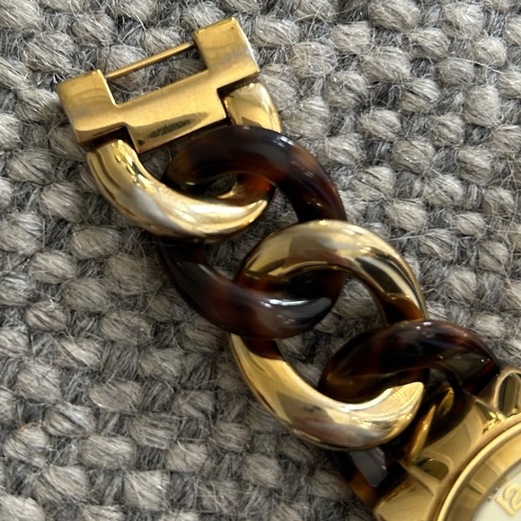 Michael Kors Runway Twist Watch - Picture 8 of 8